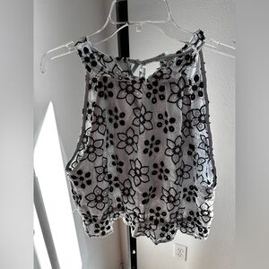 Roper size large cropped floral top